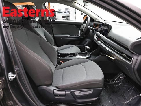 Used 2025 Kia K4 FWD image 23