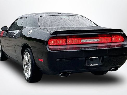 Used 2014 Dodge Challenger R/T RWD image 4