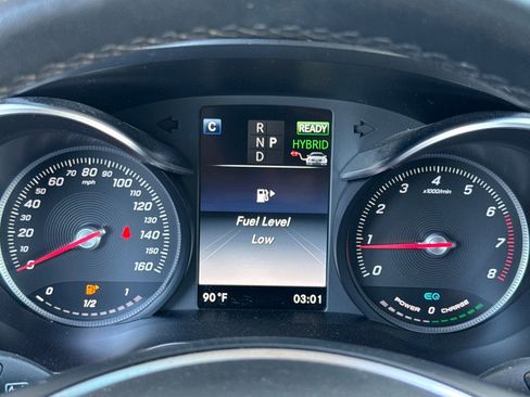 Used 2019 Mercedes-Benz GLC 350e 4MATIC image 17