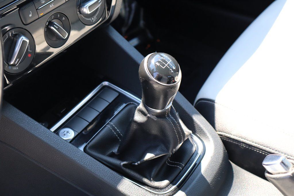 Used 2016 Volkswagen Jetta Sport FWD image 30
