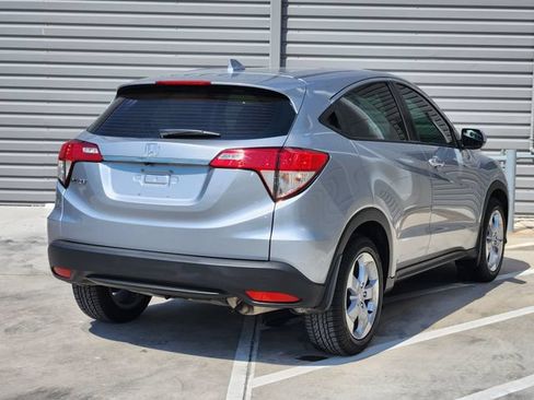 Used 2020 Honda HR-V LX image 8