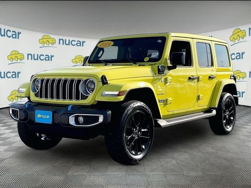 Used 2024 Jeep Wrangler Unlimited Sahara AWD/4WD image 3