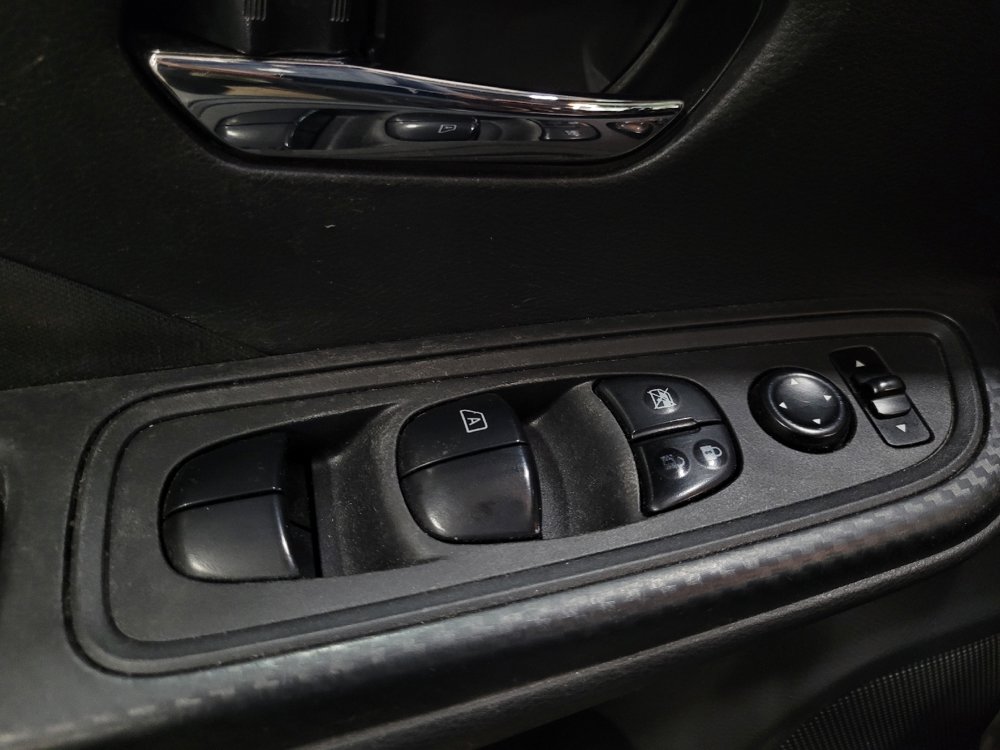 Used 2021 Nissan Versa SV FWD image 27