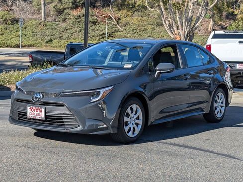 Used 2026 Toyota Corolla LE image 11