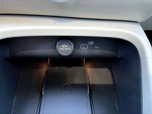 New 2026 Volvo XC40 B5 Ultra w/ Climate Package image 23