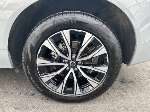 Certified 2025 Volvo XC60 B5 Plus image 9