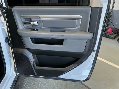 Used 2019 RAM 1500 Classic SLT AWD/4WD image 25