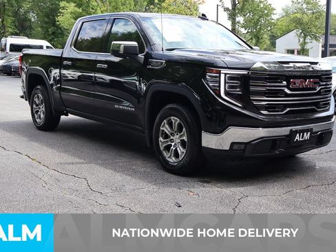 Used 2025 GMC Sierra 1500 SLT RWD image 4