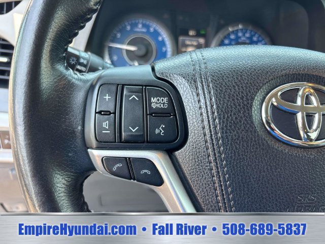 Used 2018 Toyota Sienna XLE w/ XLE Navigation Package AWD/4WD image 22
