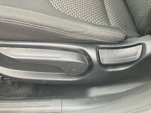 Used 2023 Kia Sportage LX image 11