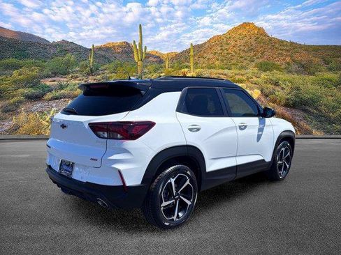 Used 2023 Chevrolet TrailBlazer RS w/ Convenience Package FWD image 4