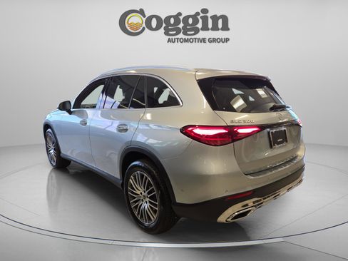 Used 2026 Mercedes-Benz GLC 300 image 3