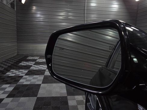 Used 2024 Cadillac Lyriq Sport image 33