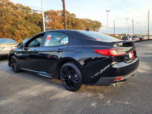 New 2026 Toyota Camry SE image 8