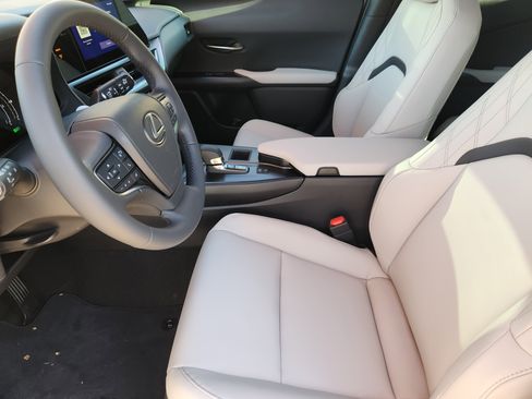 New 2025 Lexus UX 300h FWD image 8