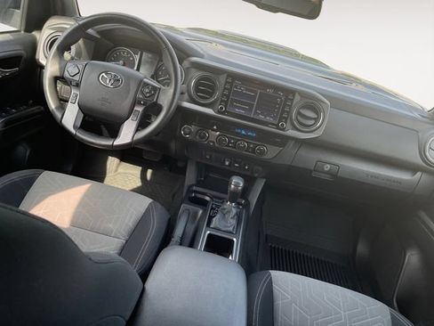 Used 2022 Toyota Tacoma TRD Sport AWD/4WD image 10