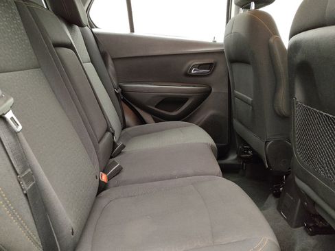 Used 2020 Chevrolet Trax LS FWD image 19