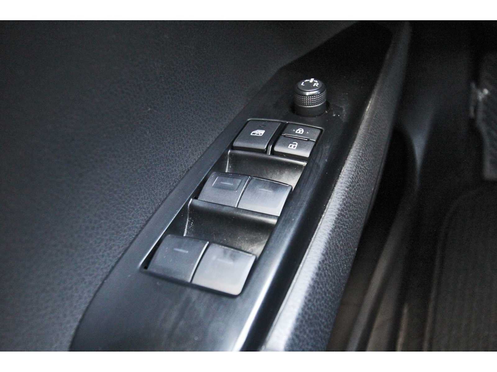 Used 2025 Toyota Camry SE FWD image 20