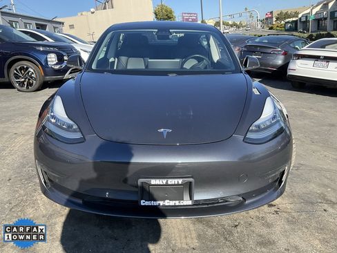 Used 2018 Tesla Model 3 Performance image 2