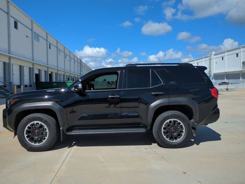 Used 2025 Toyota 4Runner TRD Off-Road Premium AWD/4WD image 8