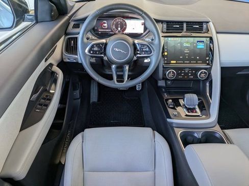 Used 2024 Jaguar E-PACE R-Dynamic SE image 17