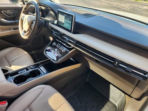 Used 2022 Lincoln Corsair Reserve w/ Equipment Group 201A image 16