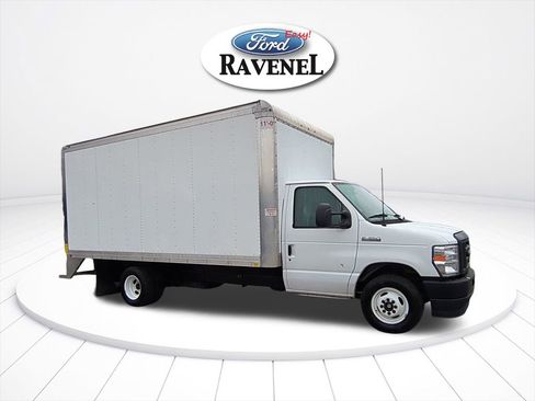 Used 2023 Ford E-350 and Econoline 350 Super Duty w/ Power Windows & Locks Group image 2