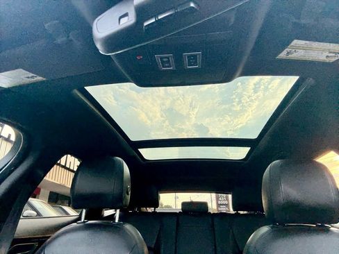 Used 2019 Jaguar F-PACE Premium image 20