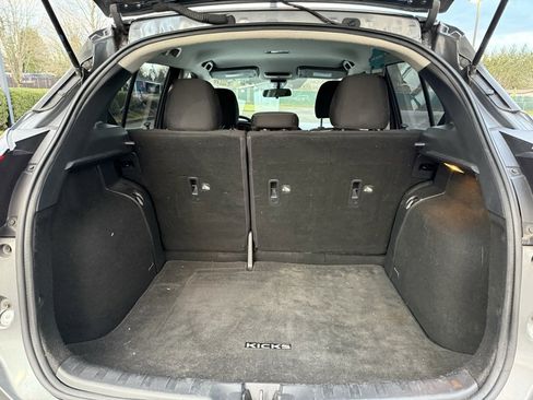 Used 2021 Nissan Kicks SV image 19