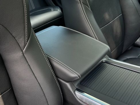 Used 2021 Jaguar XF R-Dynamic SE image 26