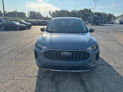 Used 2023 Ford Escape Active w/ Tech Pack #2 AWD/4WD image 2