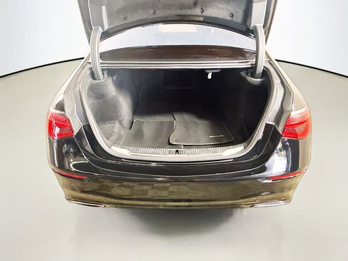 Used 2022 Mercedes-Benz S 500 4MATIC w/ AMG Line Package image 35