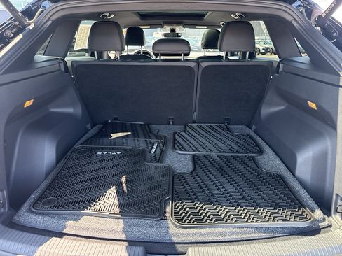 Used 2023 Volkswagen Atlas Cross Sport SEL AWD/4WD image 37