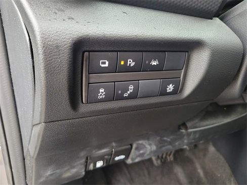 Used 2024 Nissan Kicks S image 12