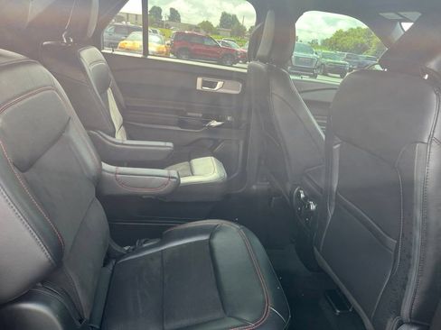 Used 2023 Ford Explorer ST-Line RWD image 7