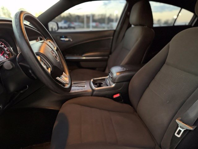 Used 2014 Dodge Charger SE RWD image 6