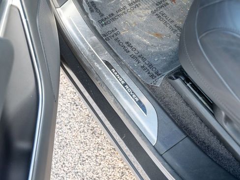 Used 2023 Land Rover Range Rover SE image 17