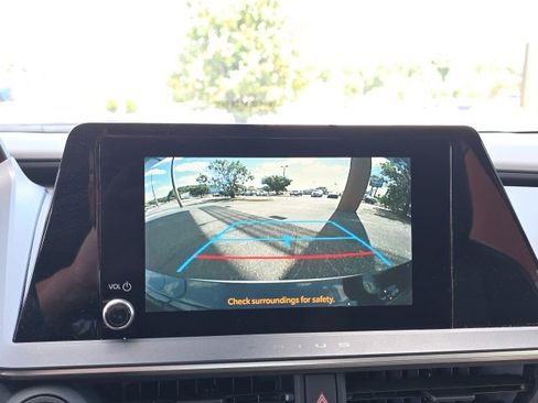 Certified 2024 Toyota Prius XLE image 19