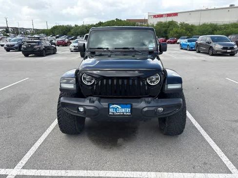 Used 2020 Jeep Gladiator Overland AWD/4WD image 8