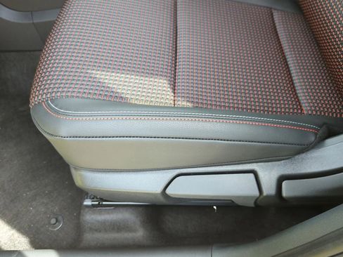 New 2026 Nissan Kicks SR image 23