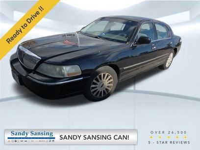 Used 2005 Lincoln Town Car Signature