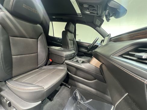 Used 2024 Chevrolet Tahoe High Country image 26