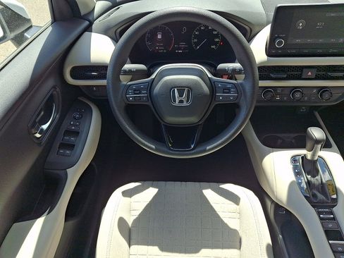 Used 2023 Honda HR-V LX image 11