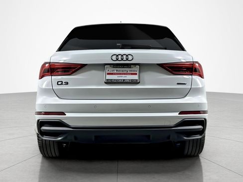 Used 2025 Audi Q3 2.0T Premium w/ Convenience Package image 4