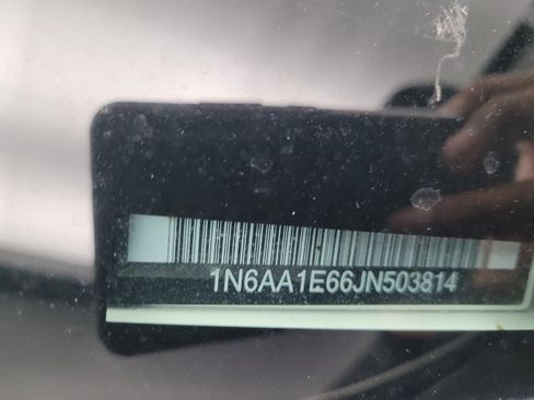 Used 2018 Nissan Titan SV w/ SV Convenience Package image 33