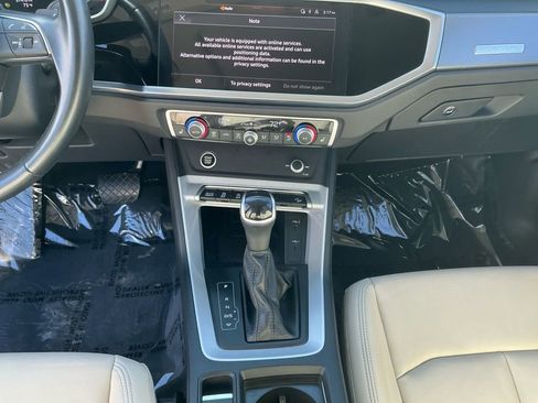 Used 2024 Audi Q3 2.0T Premium image 11