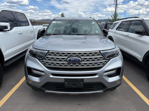 Used 2022 Ford Explorer Limited AWD/4WD image 2