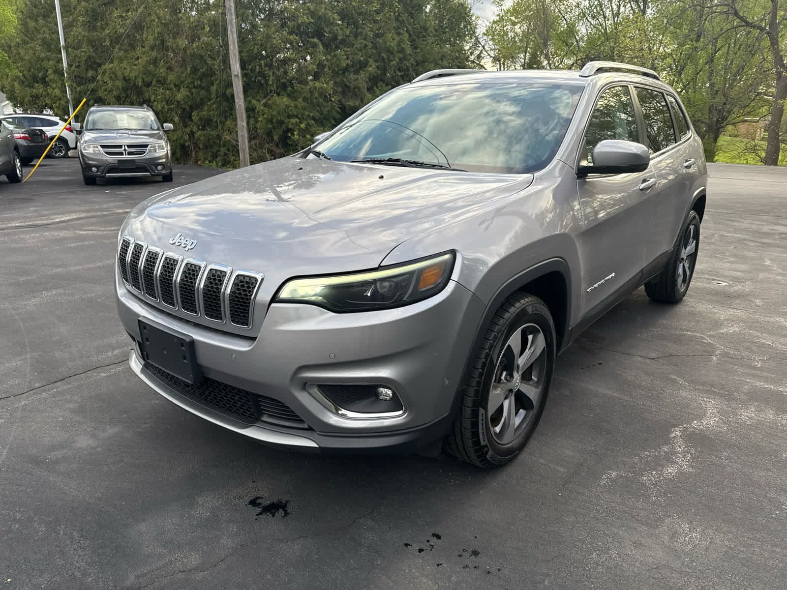 Used 2019 Jeep Cherokee Limited w/ Luxury Group AWD/4WD image 7