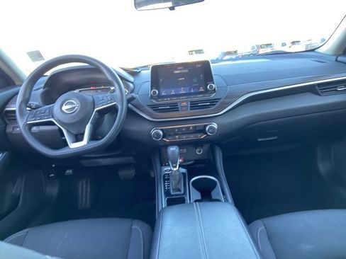 Used 2023 Nissan Altima 2.5 SV image 14