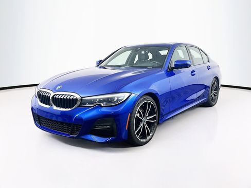 Used 2021 BMW 330i Sedan w/ M Sport Package RWD image 3